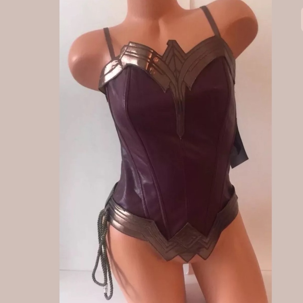 Wonder Woman Costume 4 pc Set Cosplay Halloween - Picture 3 of 8